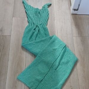 Chic Teal Women's Cape